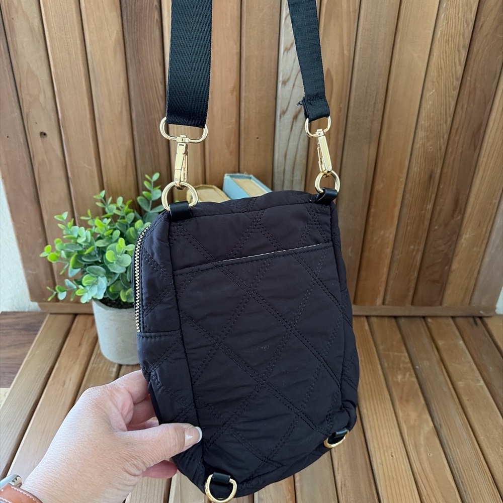 Kedzie Quilted Nylon Crossbody Black Multi Pocket Travel Bag Leopard Interior - Picture 3 of 6
